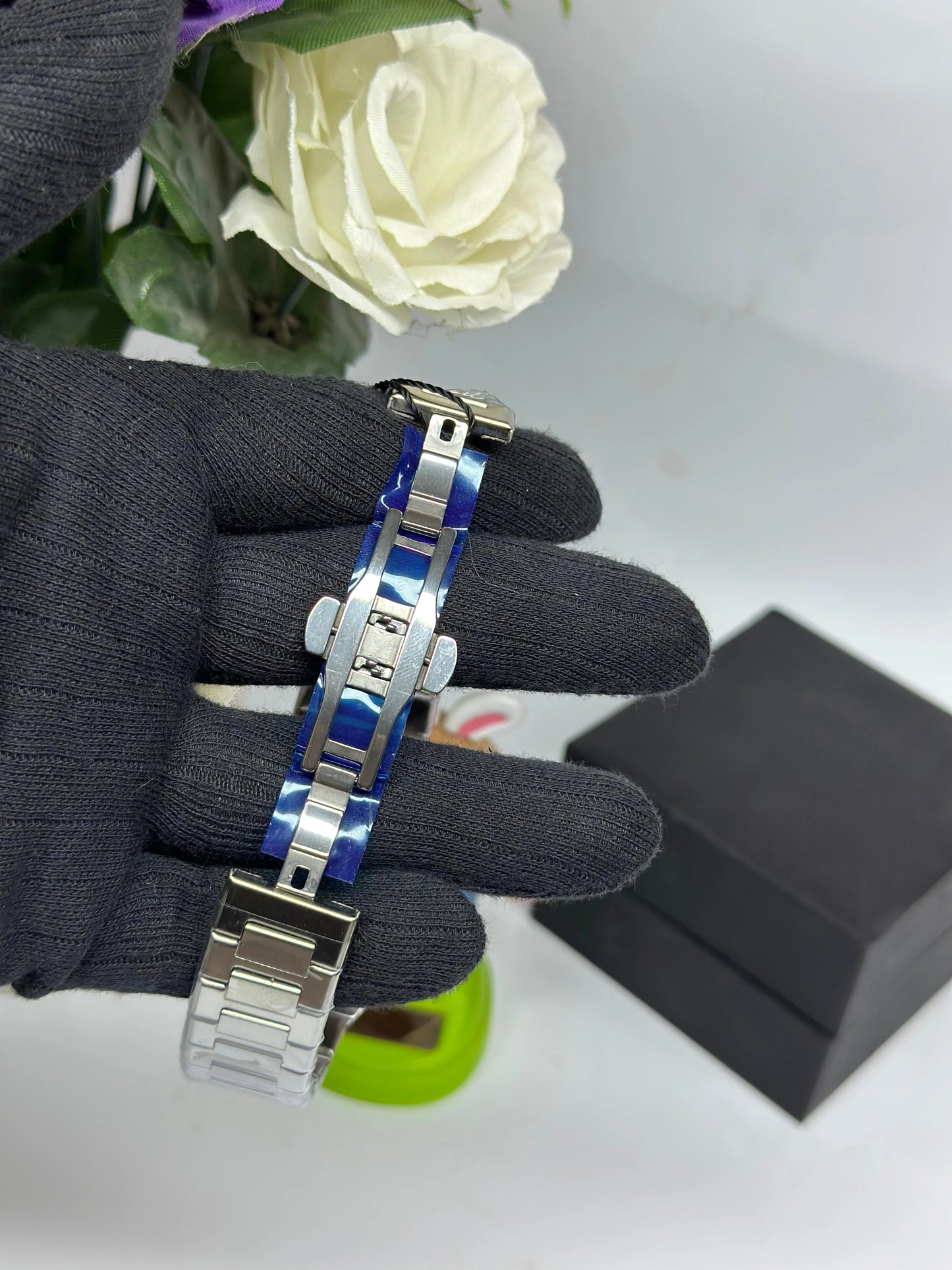 Success Way Silver Timepiece With White Dial Quartz Movement For Men